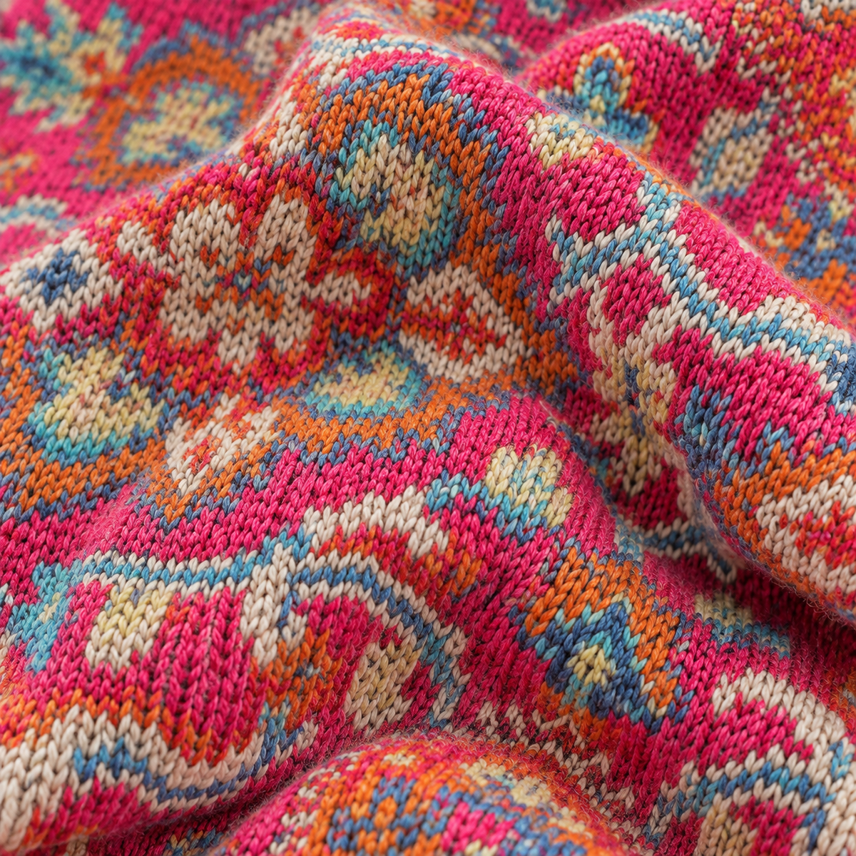 Isla - Retro Floral Turtleneck